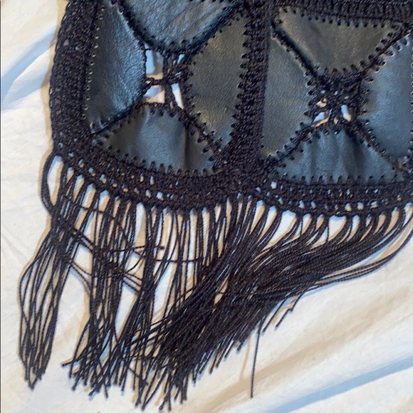 Lovely Crocheted Leather Scarf - Picture 4 of 6